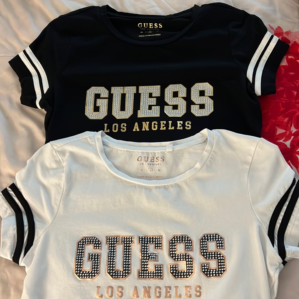 2 NWOT women Guess Shirts 🤍🖤💛